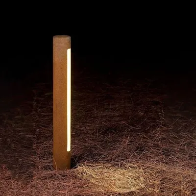 Corten LED Post Lasmuigh Solas Gairdín Bolard